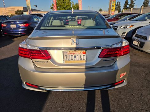 Used 2014 Honda Accord Plug-In Sedan image 3