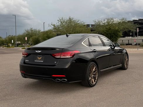 Used 2015 Hyundai Genesis 5.0 RWD image 4