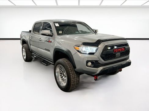 Used 2021 Toyota Tacoma TRD Off-Road AWD/4WD image 3