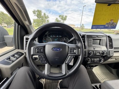 Used 2015 Ford F150 XLT AWD/4WD image 10