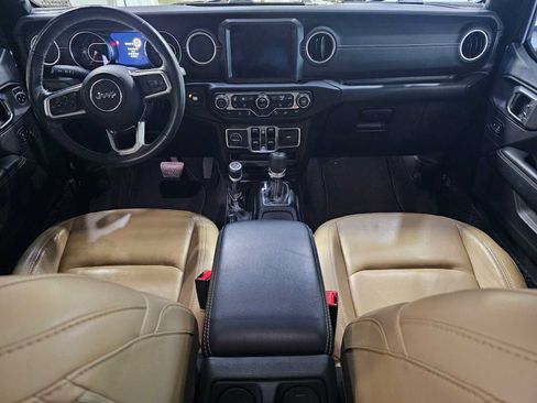 Used 2018 Jeep Wrangler Unlimited Sahara AWD/4WD image 18