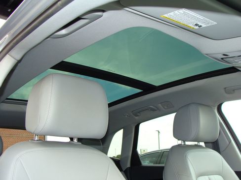 Used 2019 Audi Q5 2.0T Premium w/ Convenience Package image 12