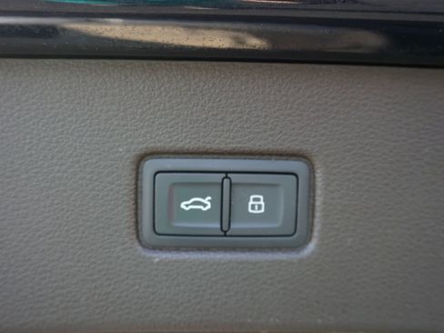 Used 2017 Audi Q7 3.0T Premium Plus image 17