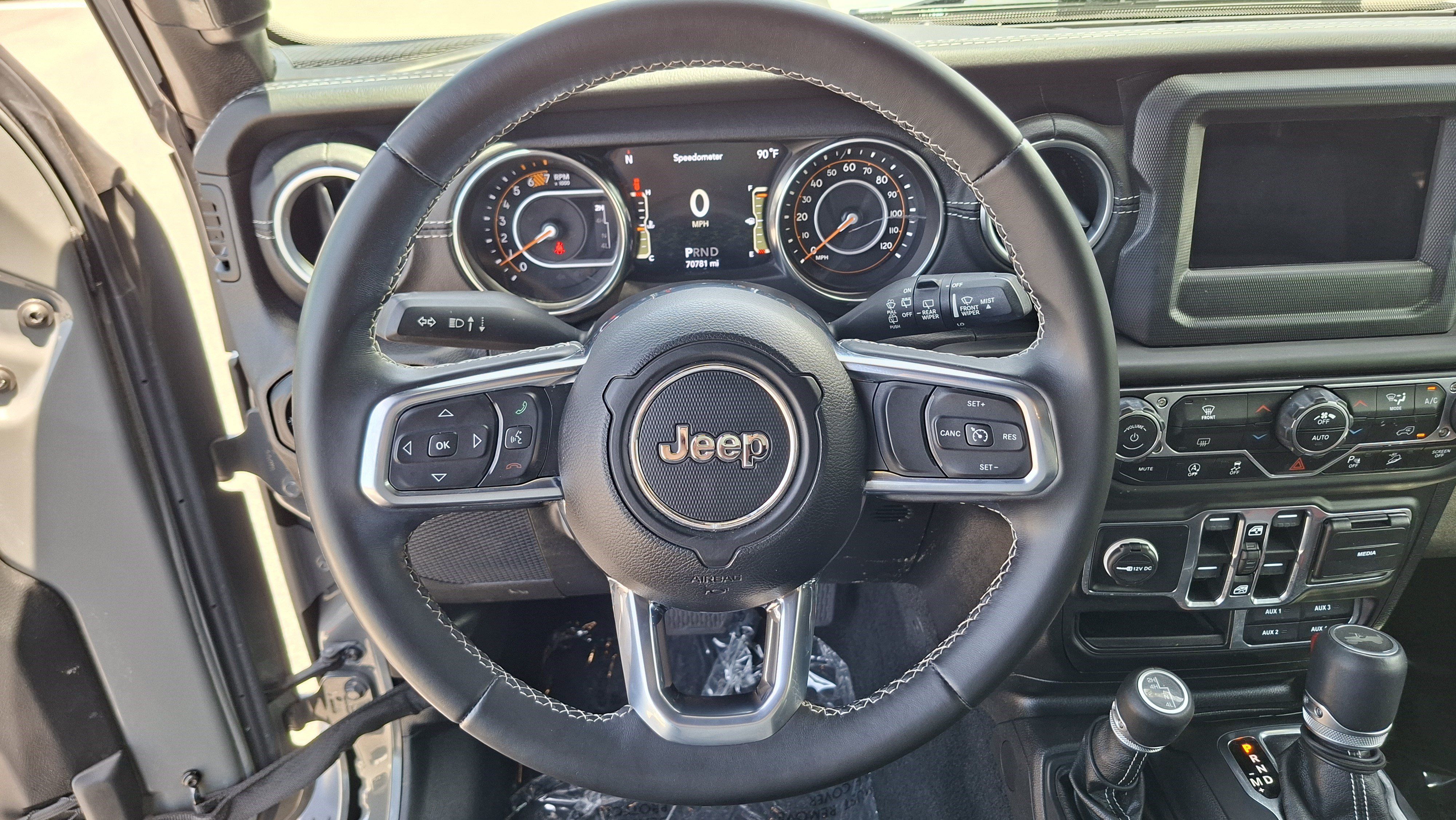 Used 2020 Jeep Wrangler Unlimited Sahara w/ LED Lighting Group AWD/4WD image 11