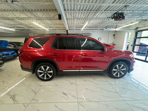 Used 2025 Honda Pilot Elite image 4