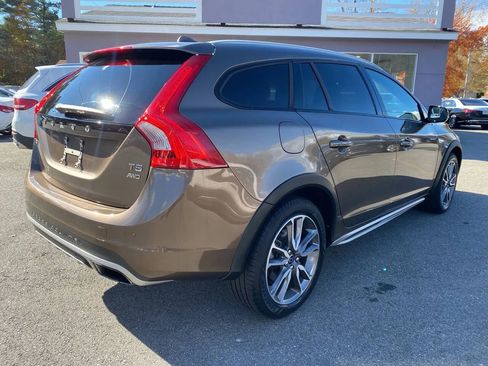 Used 2015 Volvo V60 T5 Cross Country image 5