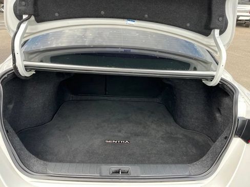 Used 2022 Nissan Sentra SR w/ SR Premium Package FWD image 37