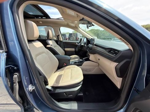 Used 2020 Ford Escape Titanium FWD image 9