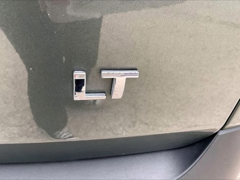 Used 2022 Chevrolet Traverse LT w/ LPO, Cargo Package image 10