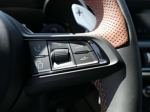Used 2025 Alfa Romeo Stelvio Sprint AWD/4WD image 13