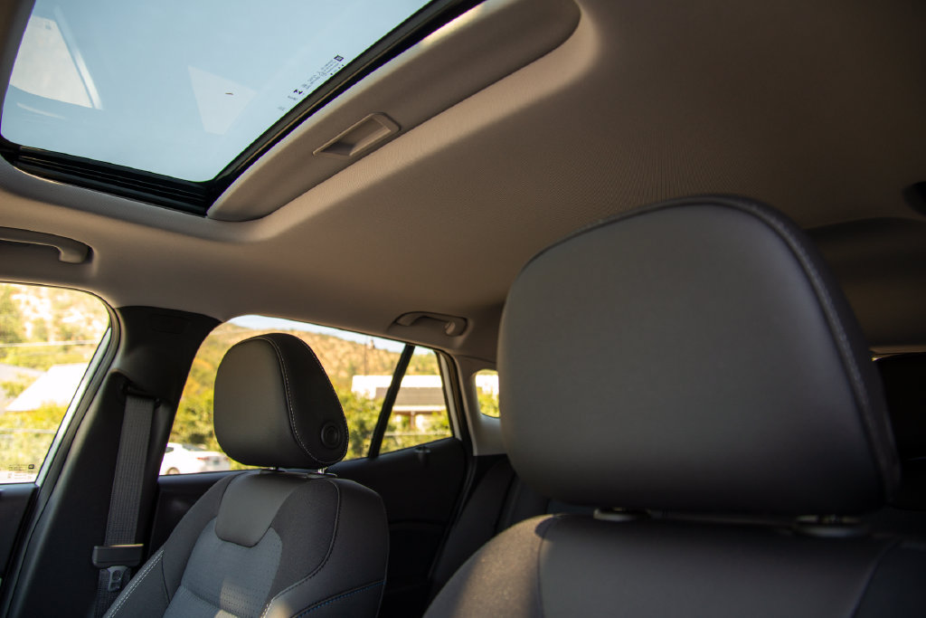 New 2026 Chevrolet Trax LT w/ Sunroof Package FWD image 12