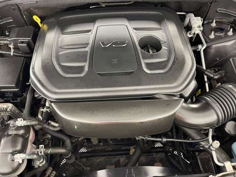 Used 2021 Jeep Grand Cherokee Laredo image 35