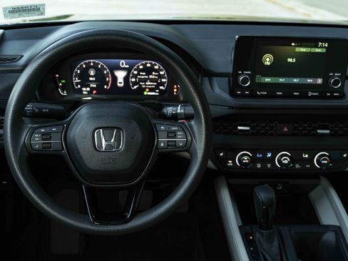Used 2025 Honda Accord SE image 25