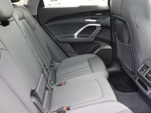 Used 2025 Audi Q5 Premium Plus w/ Premium Plus AWD/4WD image 18