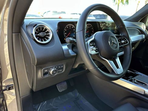 Certified 2022 Mercedes-Benz GLB 250 image 19