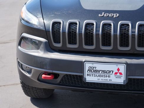 Used 2016 Jeep Cherokee Trailhawk AWD/4WD image 9