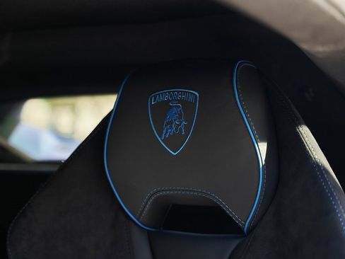 Used 2023 Lamborghini Huracan Tecnica image 40