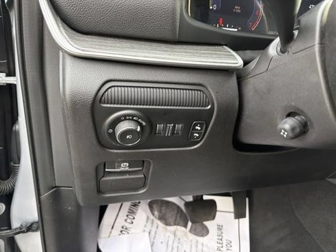 Used 2023 Jeep Wagoneer Series II AWD/4WD image 17