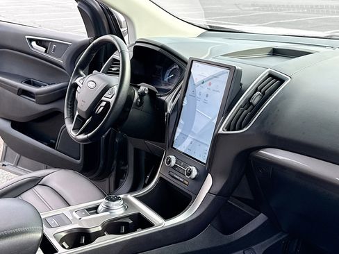 Used 2023 Ford Edge SEL image 5