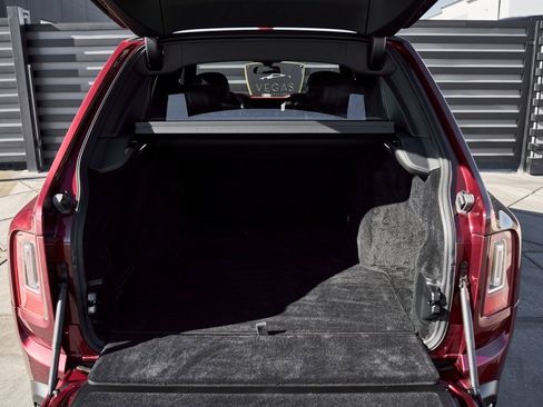 Used 2022 Rolls-Royce Cullinan Black Badge image 16