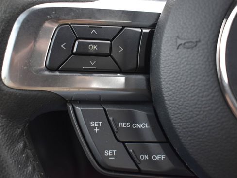 Used 2015 Ford Mustang Coupe RWD image 17