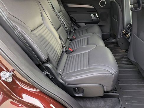 New 2026 Land Rover Discovery Limited Edition image 17