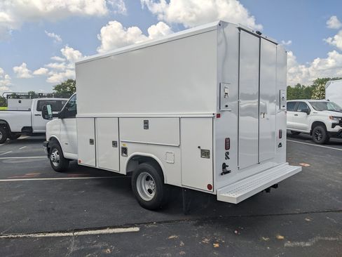 New 2025 Chevrolet Express 3500 w/ Power Convenience Package image 6