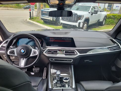 Used 2022 BMW X7 M50i w/ Dynamic Handling Package AWD/4WD image 20