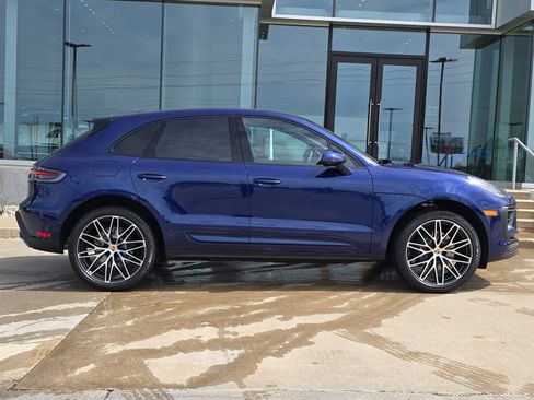 Used 2026 Porsche Macan AWD/4WD image 8