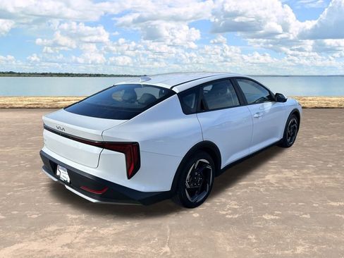 Used 2025 Kia K4 EX image 5