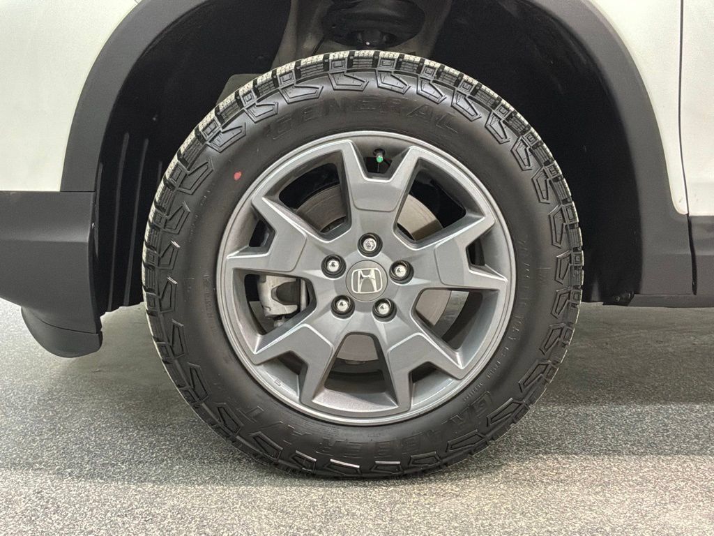 Certified 2025 Honda Passport TrailSport image 34