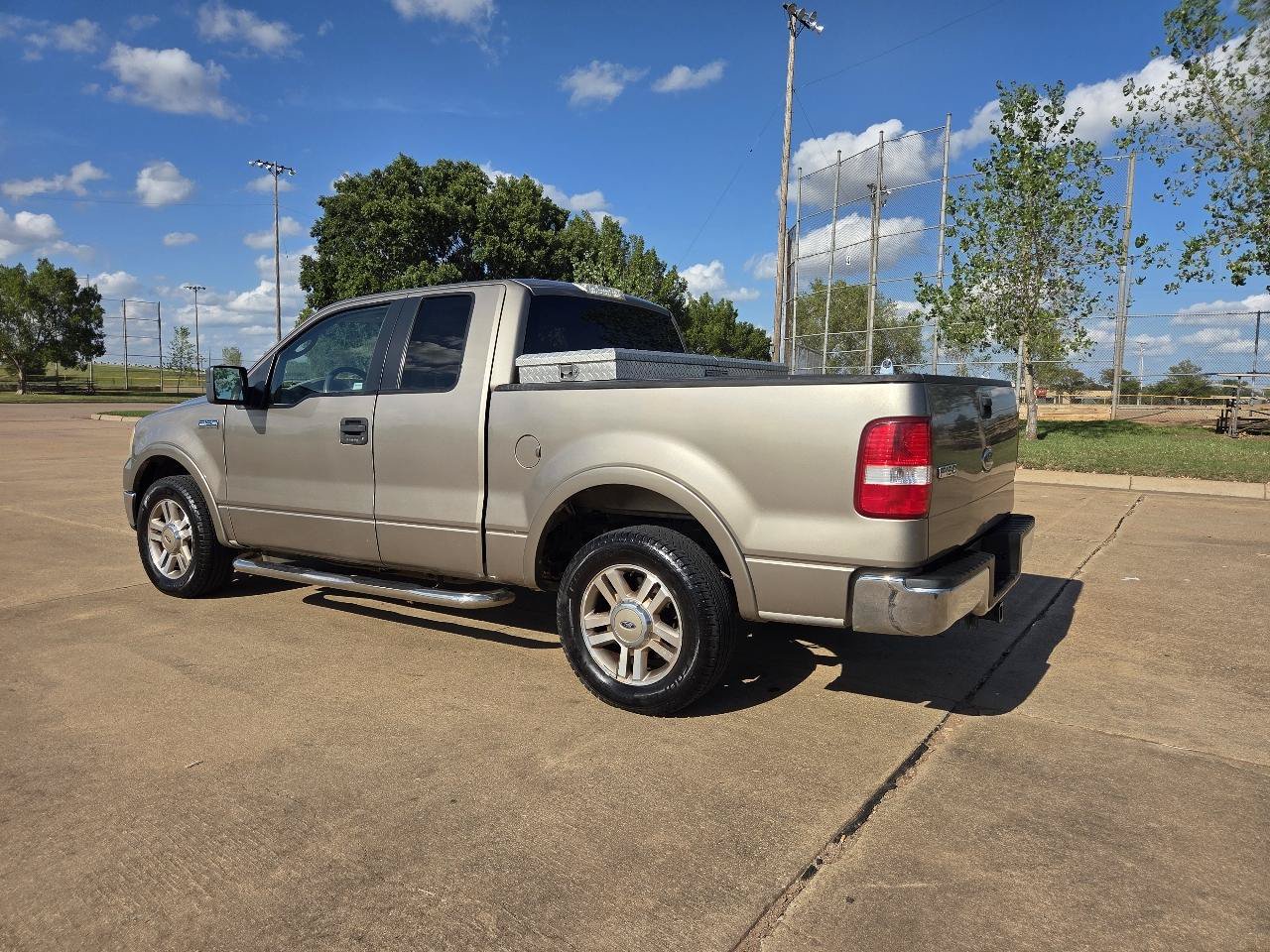 Used 2005 Ford F150 Lariat RWD image 6