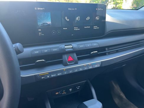 Used 2025 Kia K4 FWD image 17