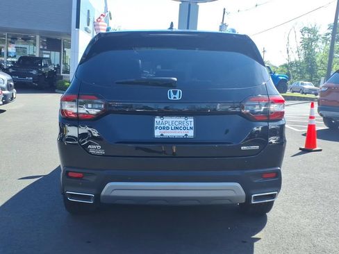 Used 2025 Honda Pilot Touring image 23