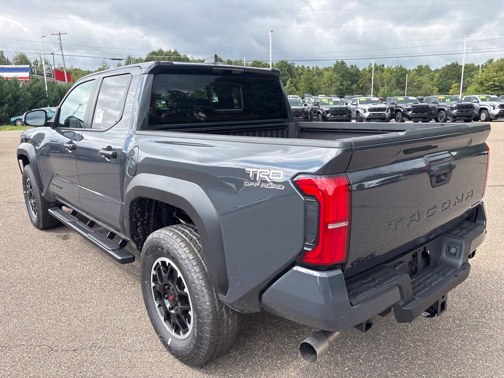 Used 2026 Toyota Tacoma TRD Off-Road w/ TRD Off Road Upgrade Package AWD/4WD image 4