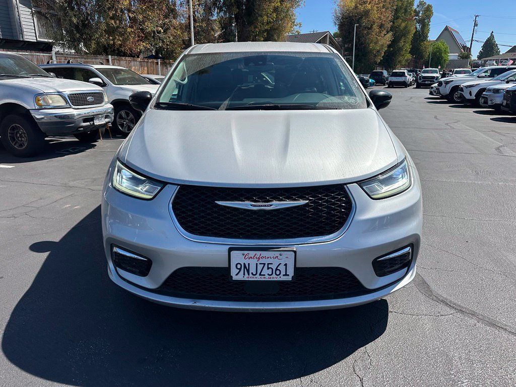 Used 2024 Chrysler Pacifica Limited FWD image 6