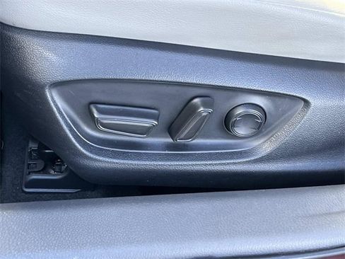 Used 2024 Toyota Camry SE image 27