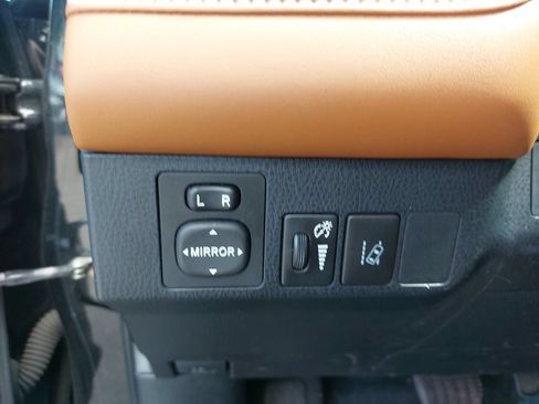 Used 2017 Toyota RAV4 Limited w/ Advanced Technology Package AWD/4WD image 23