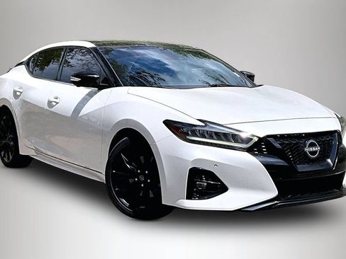 Used 2023 Nissan Maxima SR w/ Sport Mat Group FWD image 2