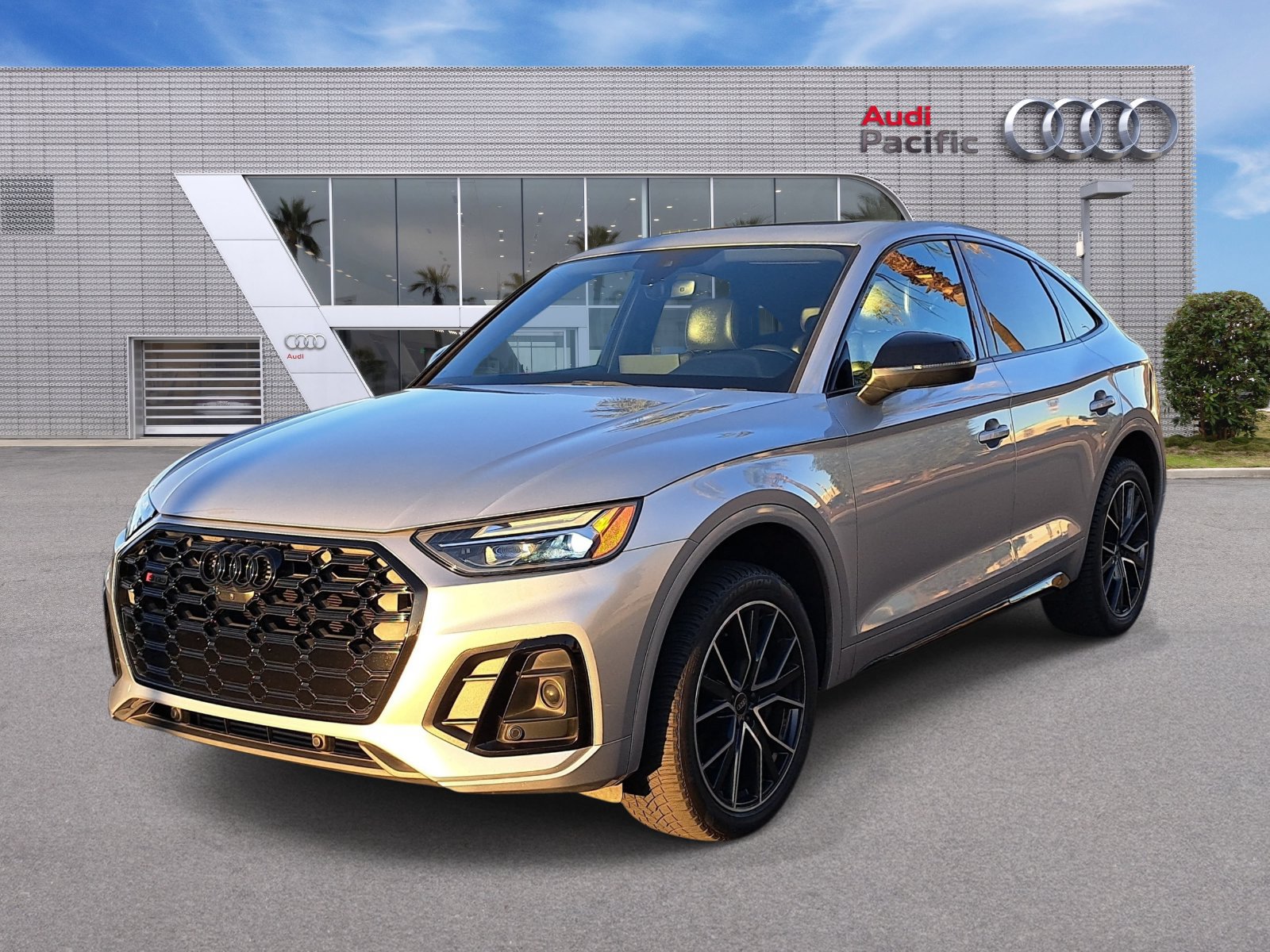 Used 2022 Audi SQ5 Premium Plus w/ Premium Plus Package AWD/4WD image 1