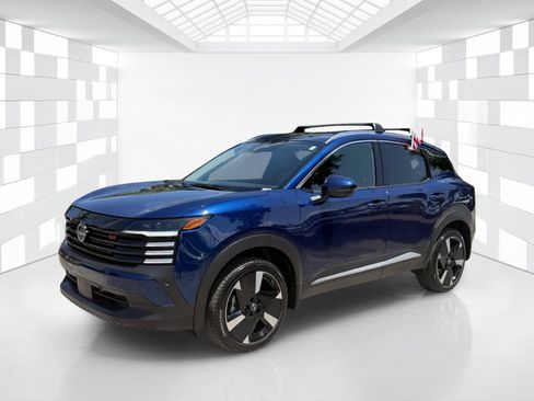 Certified 2025 Nissan Kicks SR FWD image 3