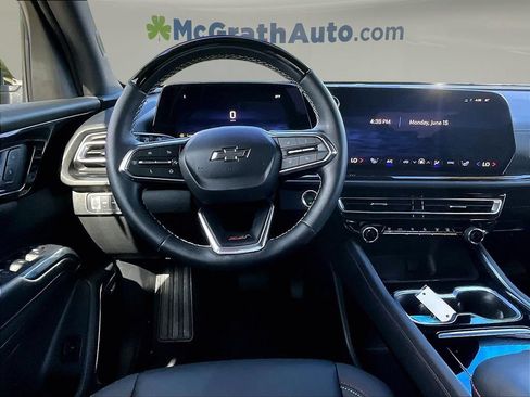 Used 2025 Chevrolet Traverse Z71 w/ Enhanced Driving Package AWD/4WD image 10