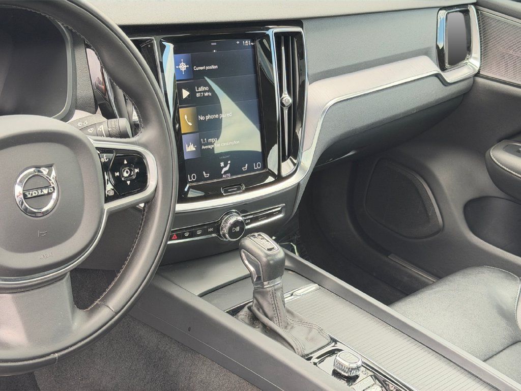 Used 2020 Volvo S60 T6 Momentum AWD/4WD image 14