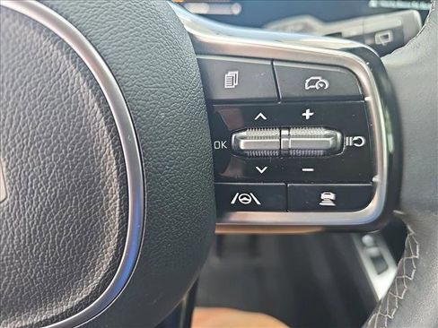 Used 2024 Kia Sorento S w/ Panoramic Sunroof Package image 26