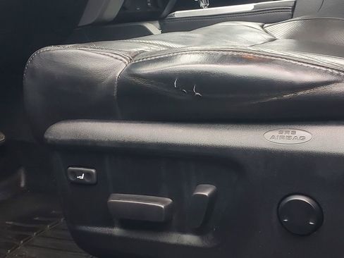 Used 2019 Toyota Tundra 4x4 CrewMax image 15