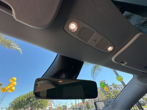 Used 2023 Tesla Model Y Performance image 23