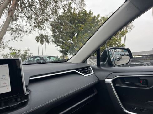 Used 2025 Toyota RAV4 LE image 35