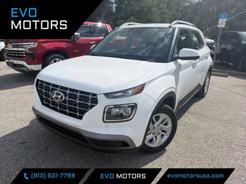 Used 2020 Hyundai Venue SEL FWD image 1