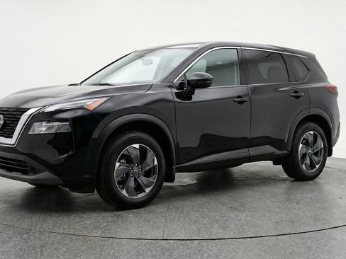 Used 2025 Nissan Rogue SV FWD image 3