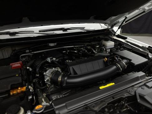 Used 2019 Nissan Frontier SV image 19